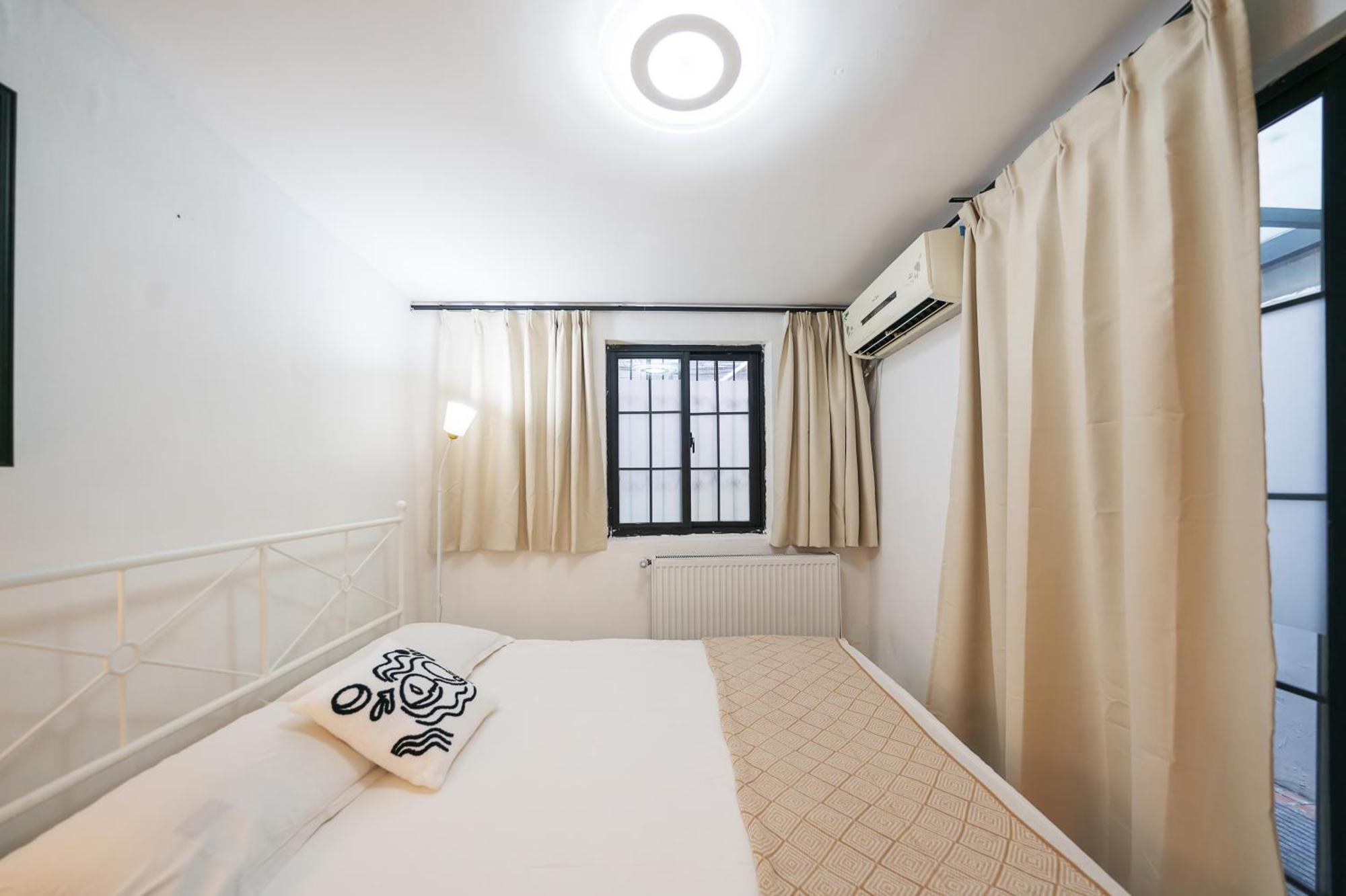 Downtown Yi Du - Near South Shaanxi Road Metro Station 600meters