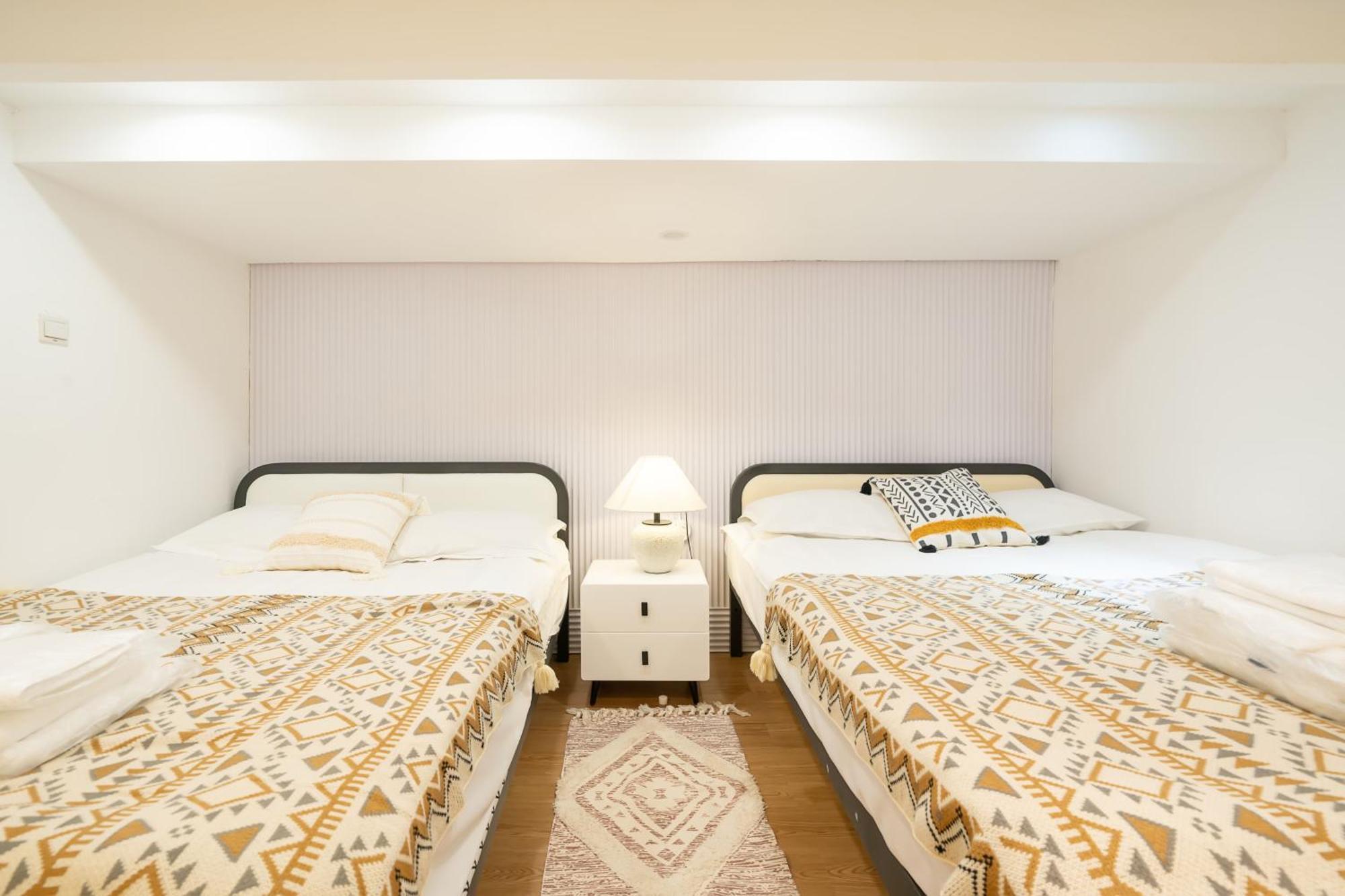 Apartment Downtown Yi Du - Near South Shaanxi Road Metro Station 600meters *