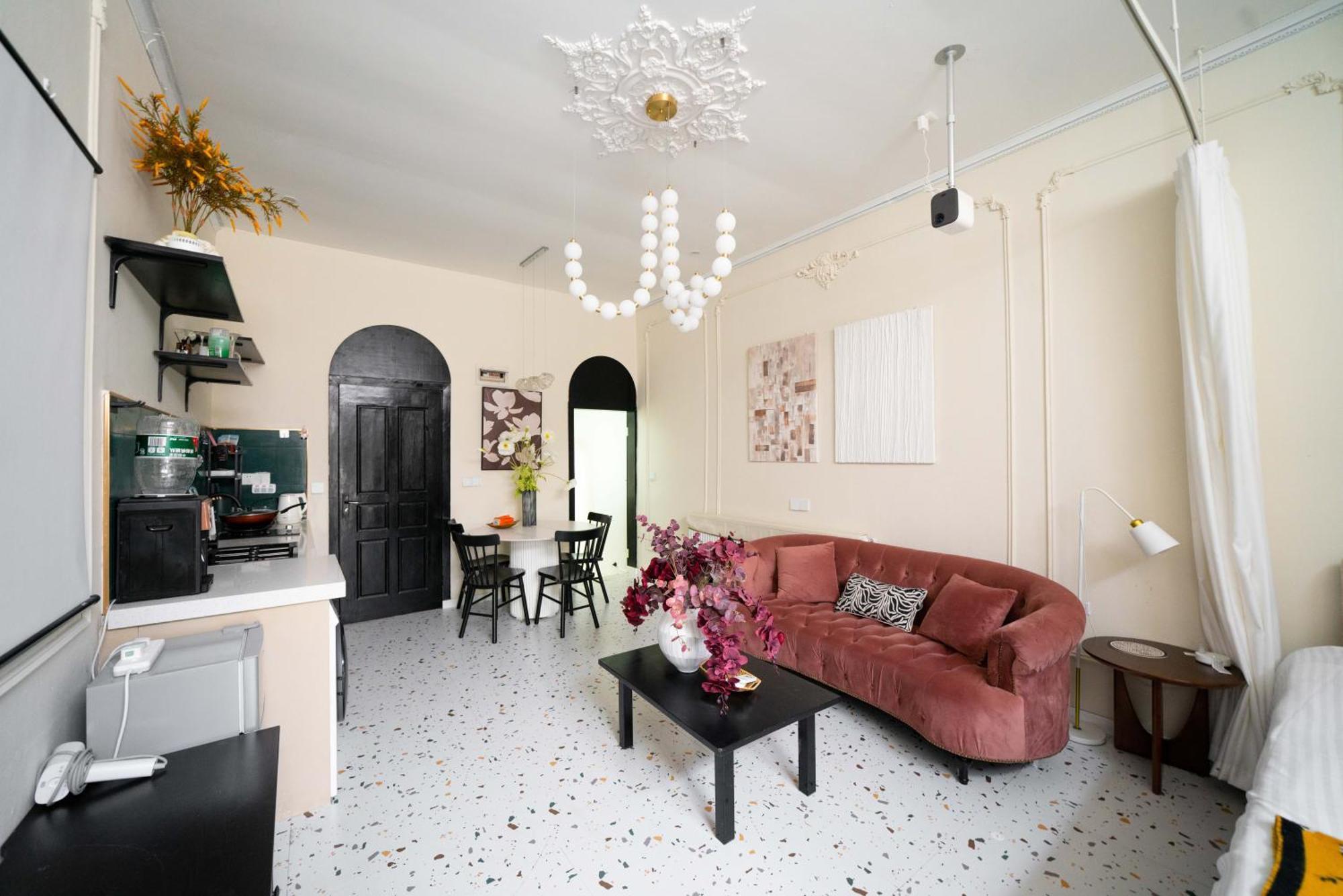 Downtown Yi Du - Near South Shaanxi Road Metro Station 600meters *
